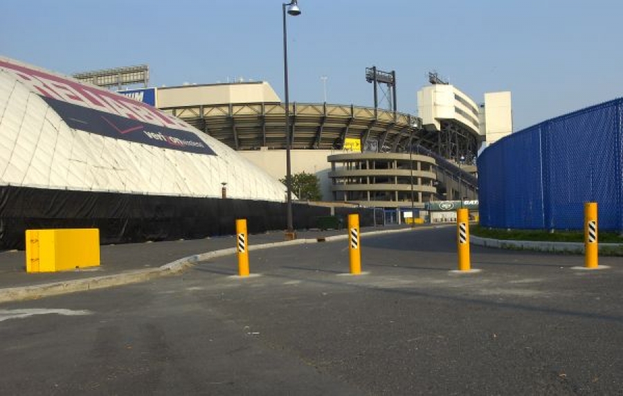 TrafficGuard, Inc Round Post Key Lock - Removable traffic bollards Giants Stadium, East Rutherford, NJ